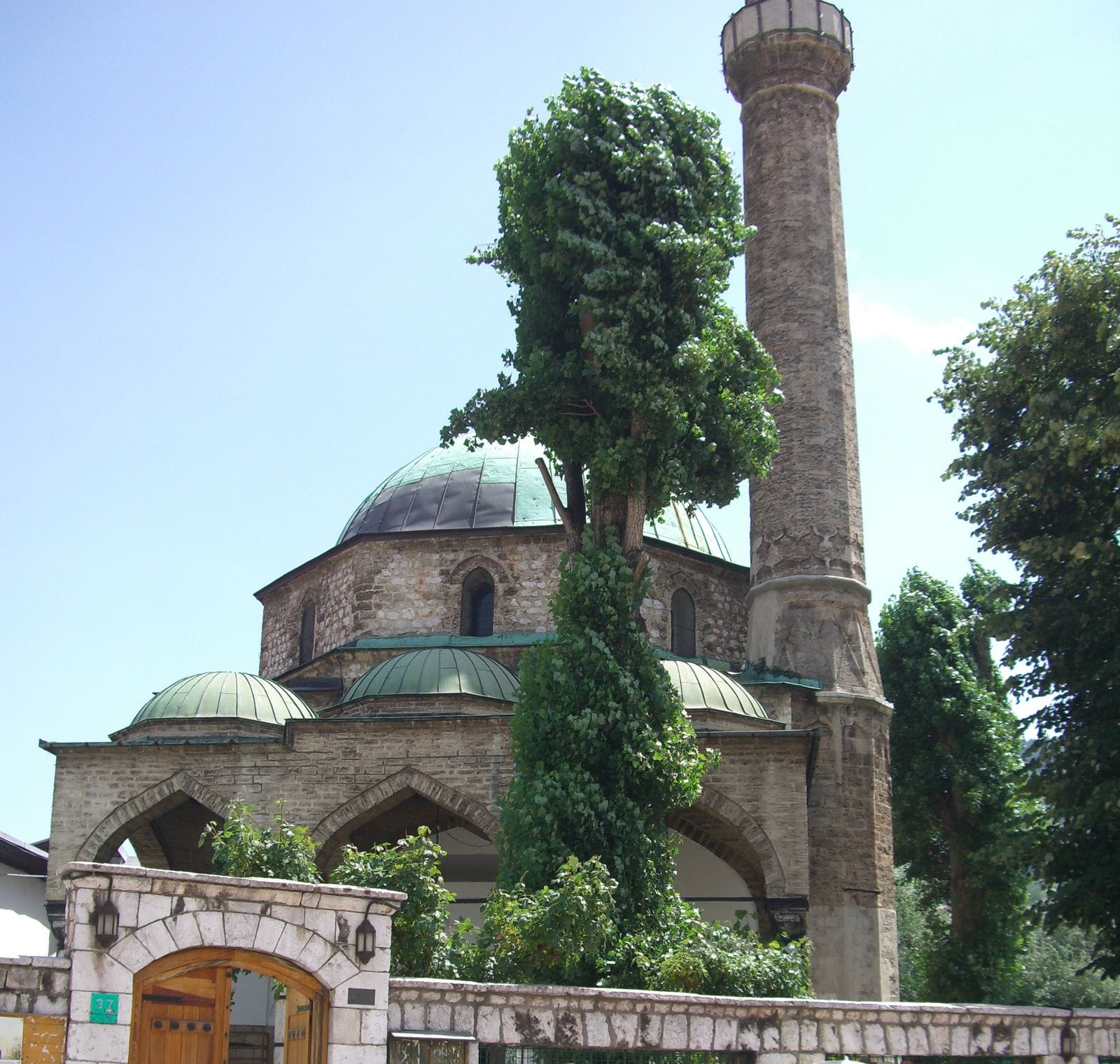 The Gazi Husrev-beg Mosque in Sarajevo. Photo by Caroline Fiksdal from Dazenest.